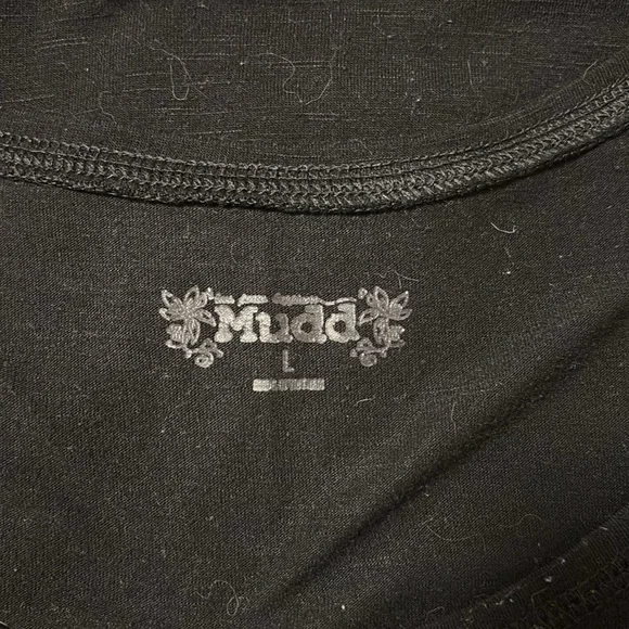 women’s mudd black crewneck t shirt - Picture 2 of 3